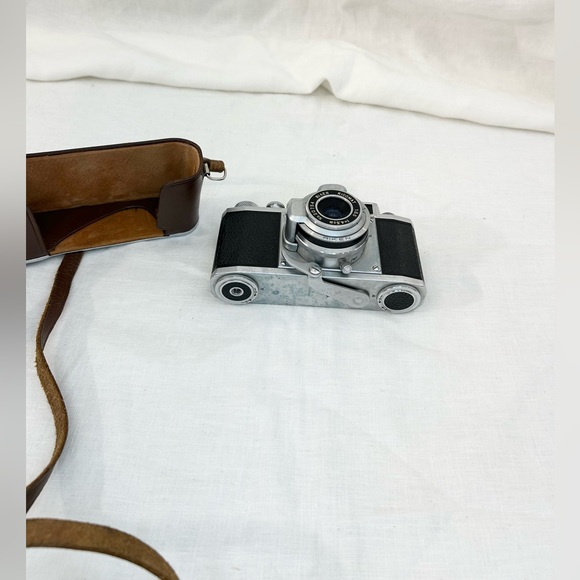 Ricoh 35 35mm Film Rangefinder Camera with Ricomat 4.5cm f/3.5 Lens - Picture 9 of 12